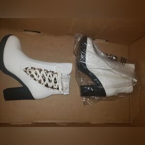 NEW ANKLE BOOTS SIZE 8